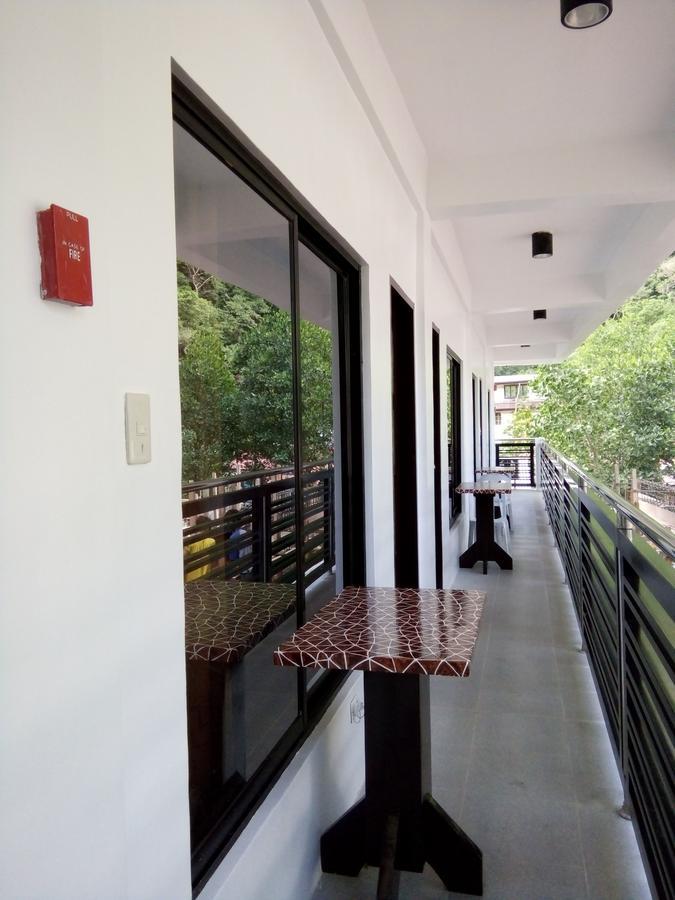 Chelle's Apartelle - Inn El Nido Extérieur photo